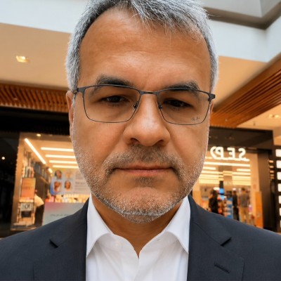 Retrato de Tadeu Nunes da Silva, CEO da TNS Network Solutions